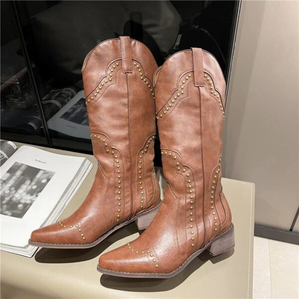 Bottes Santiag Femme Marron à Rivets – Élégance Western et Charme Intemporel – Image 3